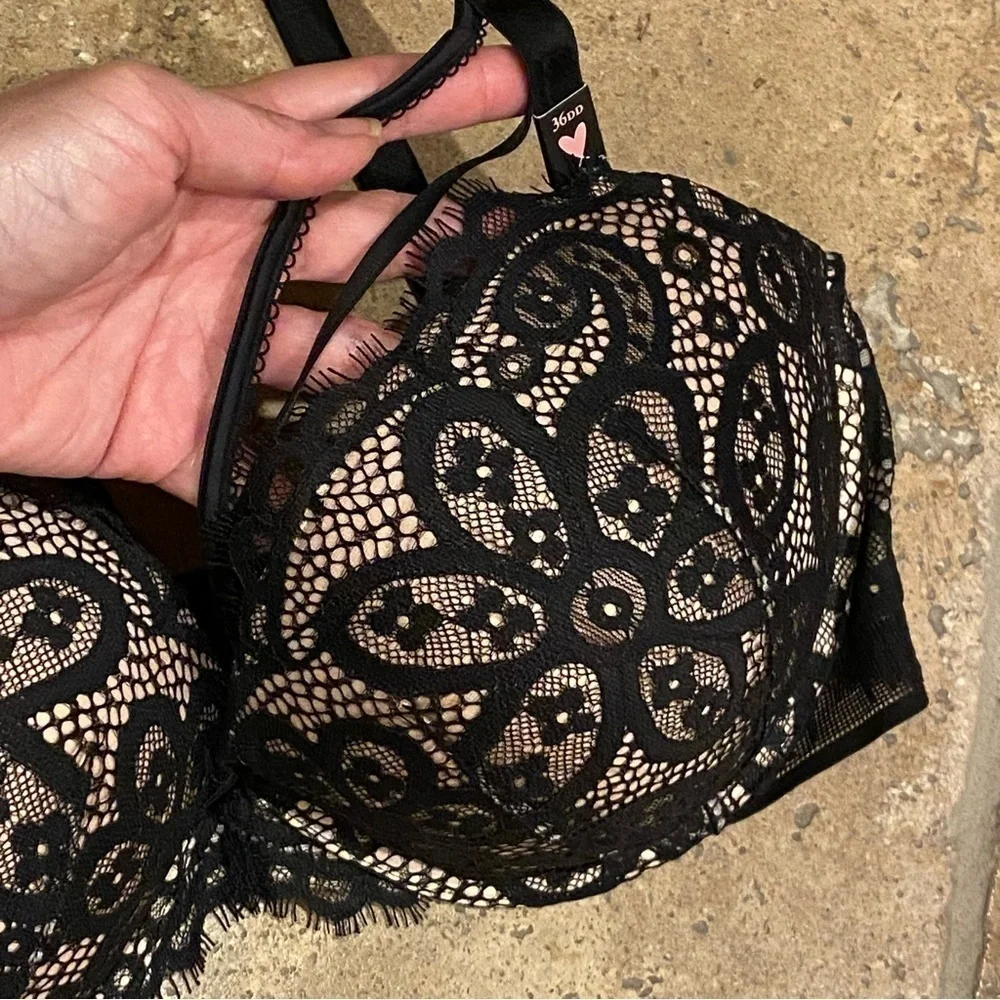 NWT~VICTORIA’S SECRET Women Black Lace Padded Push Up Bra Size 36DD